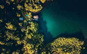 Dolphin Bay Hideaway
