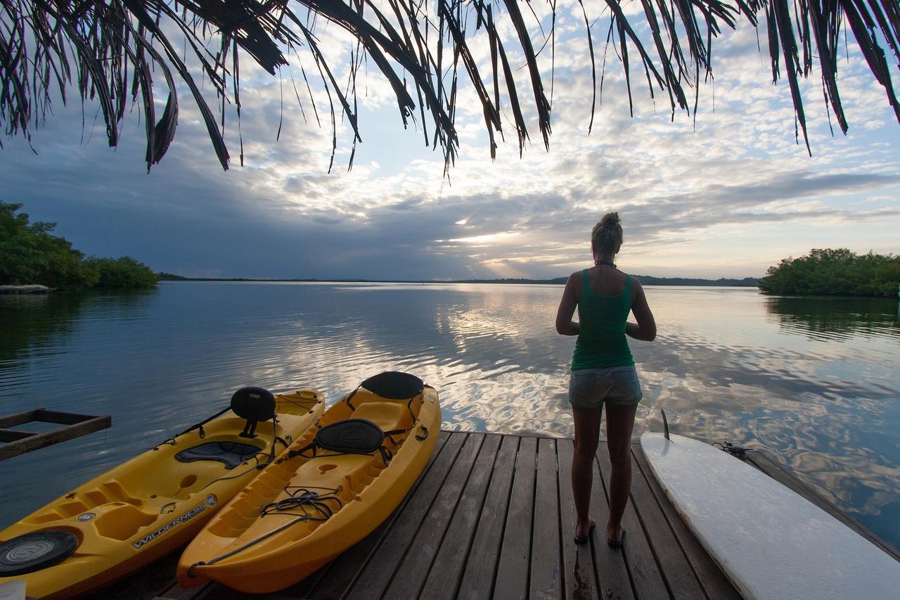Bed and Breakfast Dolphin Bay Hideaway Bocas del Toro Exterior foto