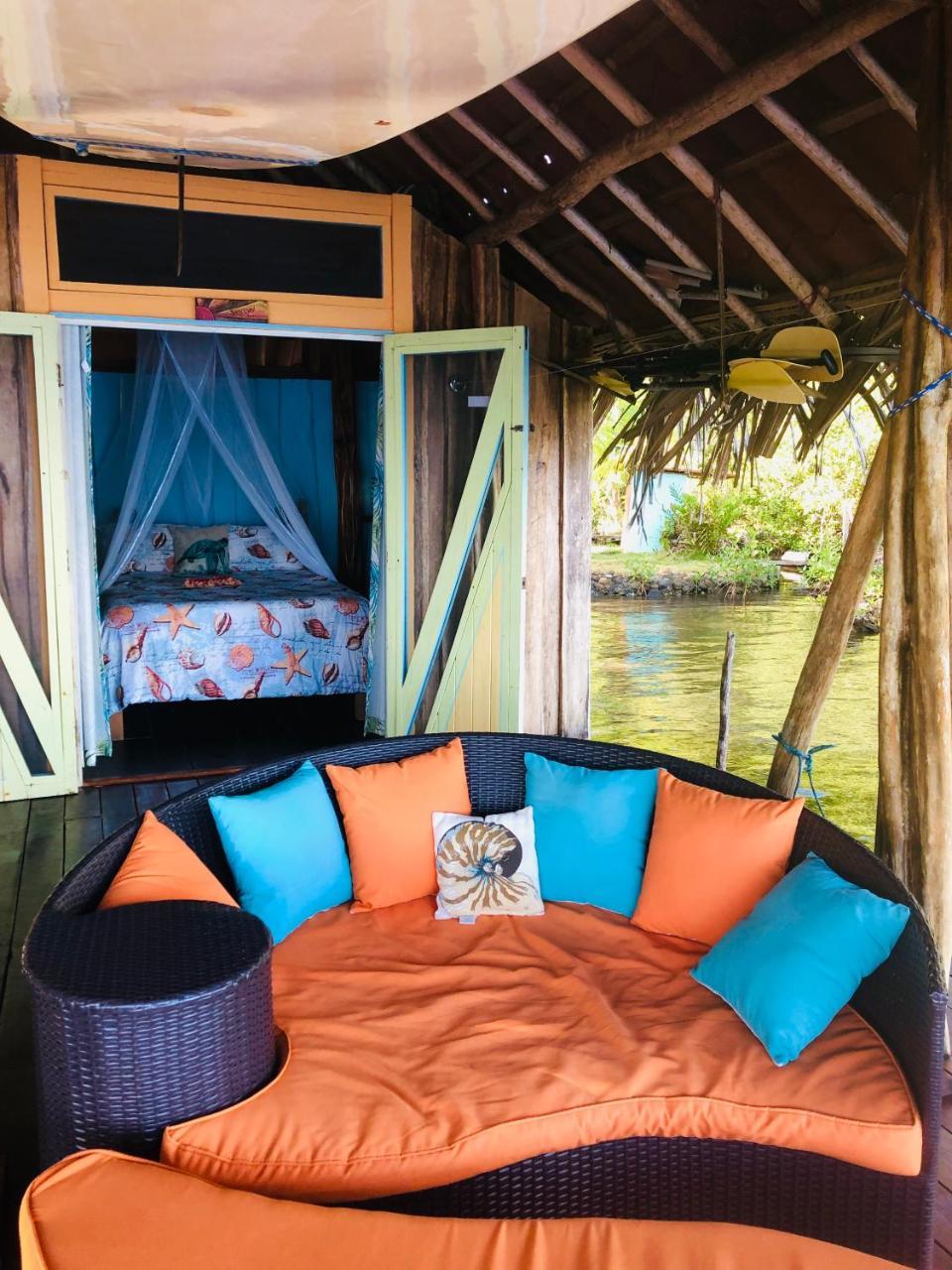 Bed and Breakfast Dolphin Bay Hideaway Bocas del Toro Exterior foto