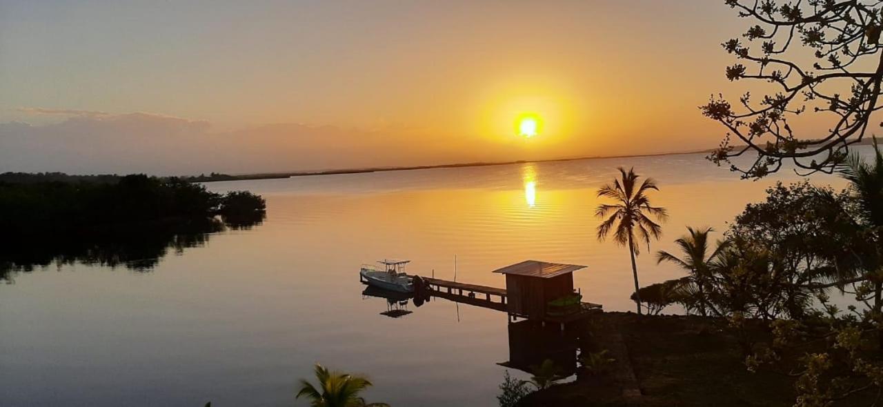Bed and Breakfast Dolphin Bay Hideaway Bocas del Toro Exterior foto